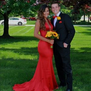 PROM DRESS: Sherri Hill